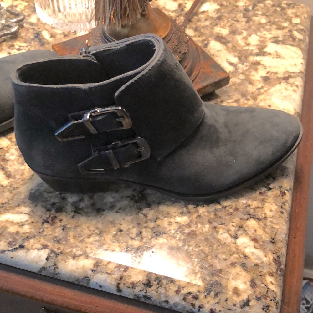 Women’s boots black size 5 1/2